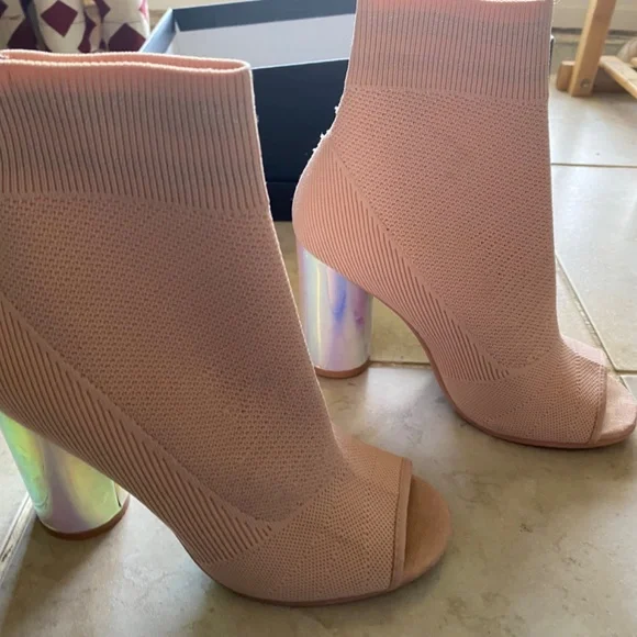 CALL IT SPRING - Picture 2 of 10